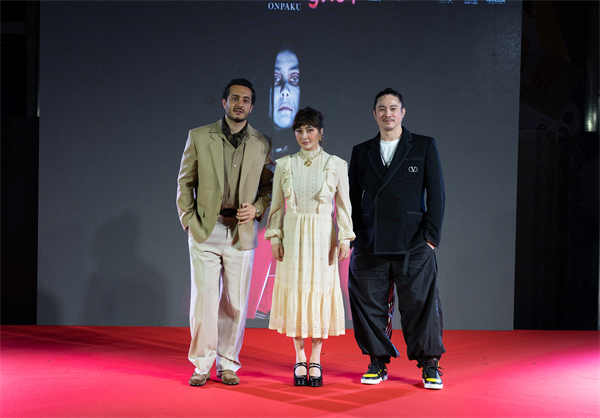 何超力捧新人Iman 跨界展锋芒  7月将出诗集