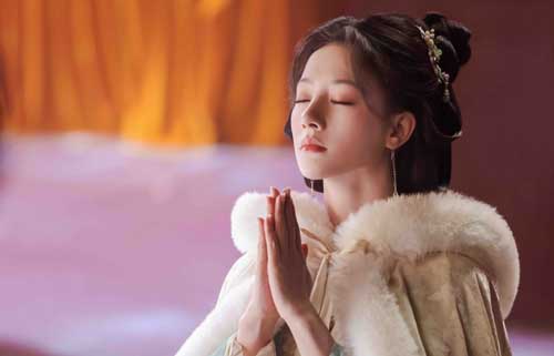 朱丽岚新剧《金昭玉醉》上线 化身霸气王妃复仇归来